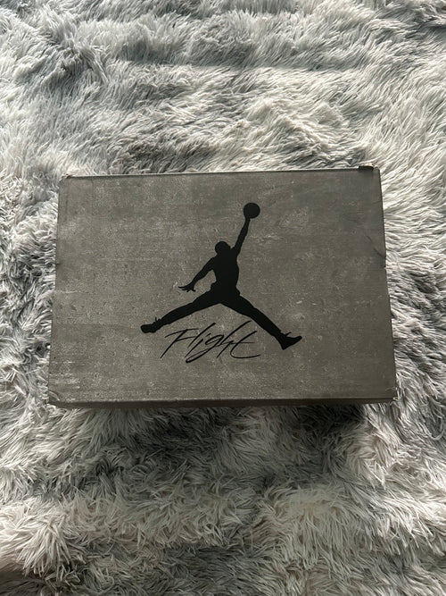 Air Jordan 4 Retro Cave Stone